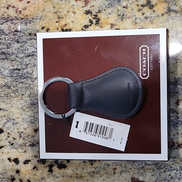 Coach Classic Key Fob never used - Picture 2 of 4